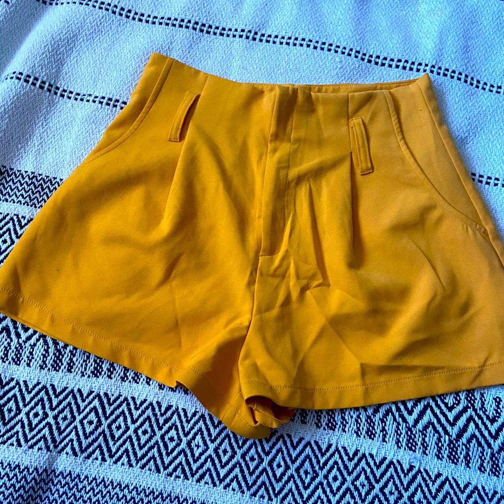Mini casual shorts